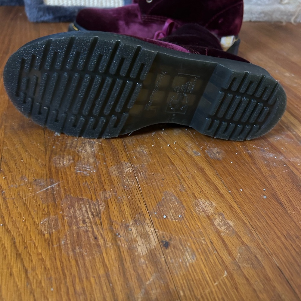 Dr. Martens Vegan 1460 Velvet Lace Up Boot size 8 - Picture 8 of 8